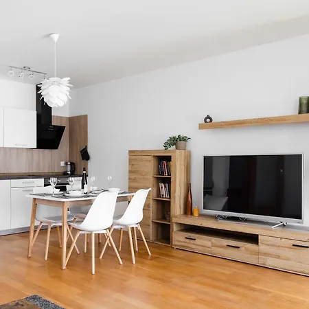Mill Apartment *