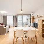 Mill Apartment *