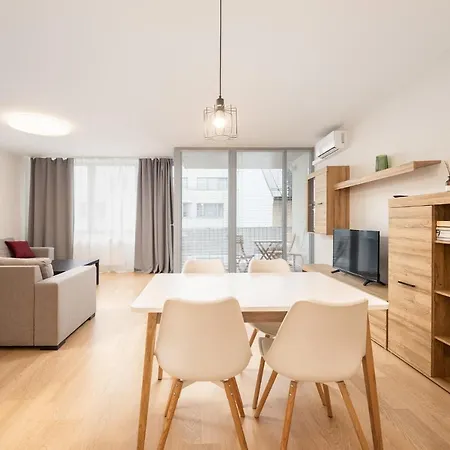 Mill Apartment *